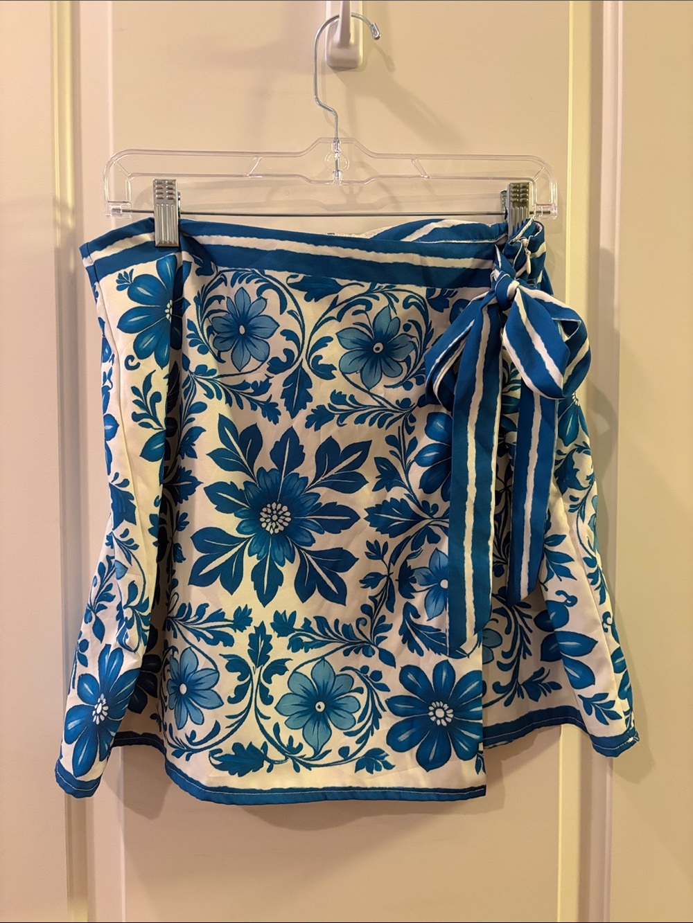SHEIN Blue and White Floral Tie-Waist Mini Skirt